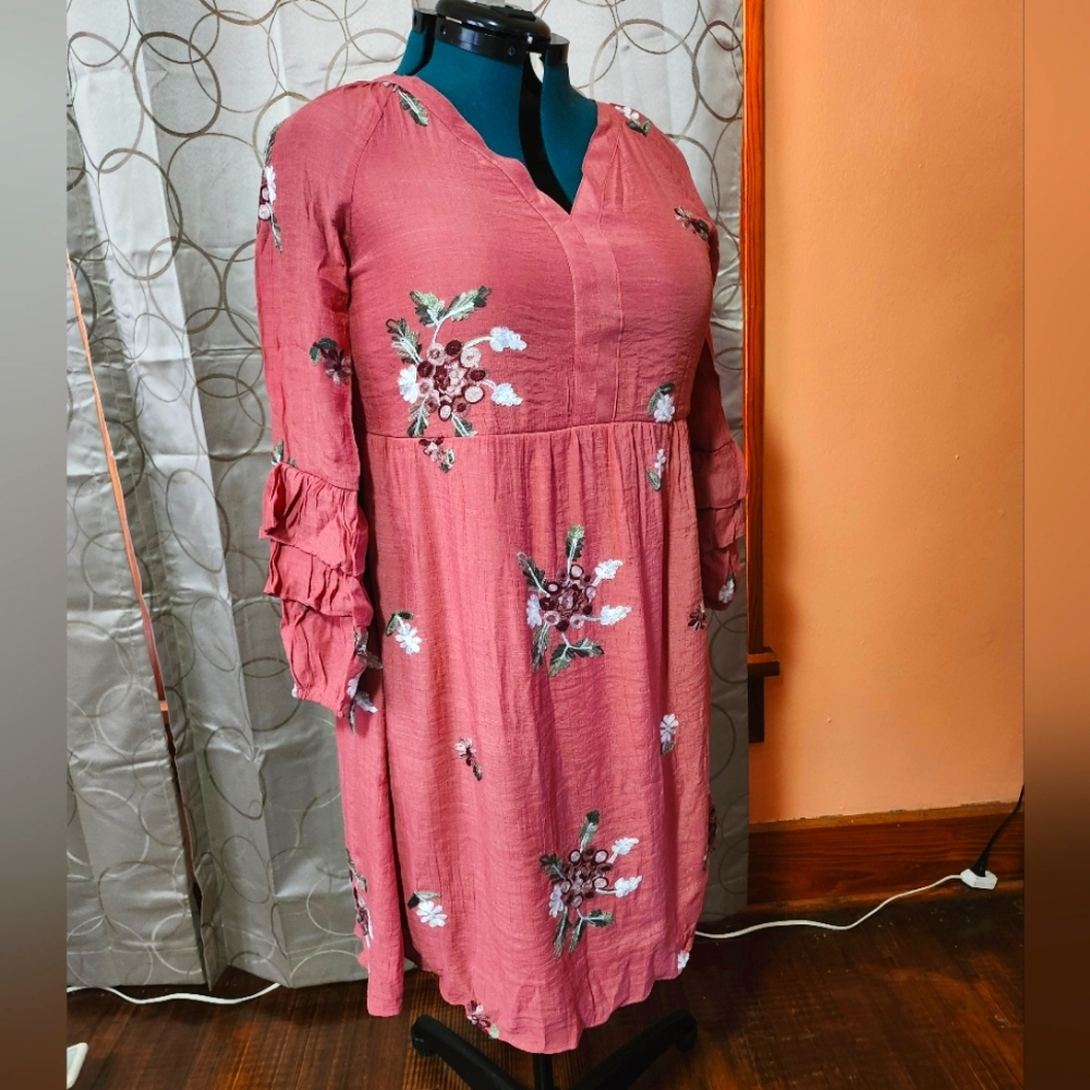 Figueroa embroidered rose colored dress - XL